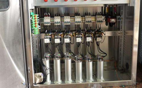 低壓電力電容器爆炸的原因是什么？